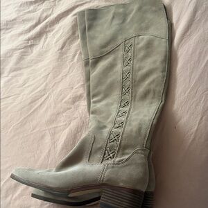 Vince Caputo size 9 over the knee boots never worn